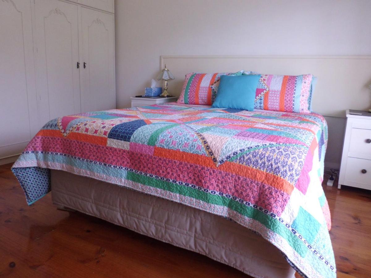 Glenelg Sea-Breeze Bed and Breakfast Adelaide Eksteriør billede
